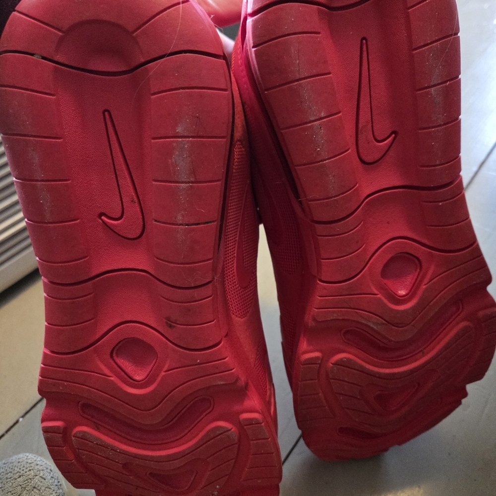 Red Nike AirMax200 - Picture 4 of 4